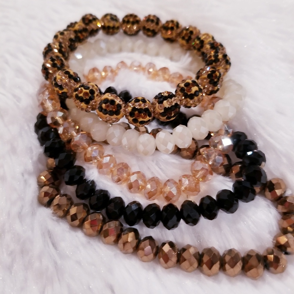 Set of 5 bracelets